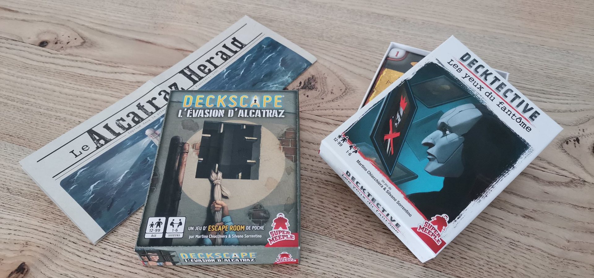 DV Giochi - Decktective Incubo Allo Specchio + Deckscape L'Ora Del Test - Due Giochi Di Carte Mistery Ed Escape Room